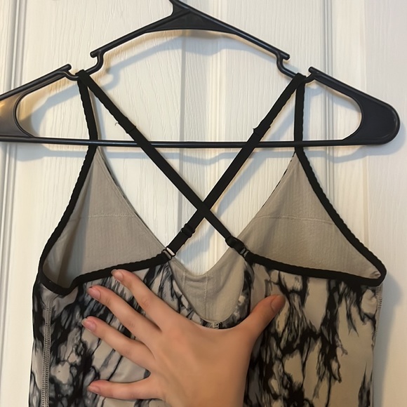 Lululemon crossback tank top with built in shelf bra size 8 - Picture 7 of 10